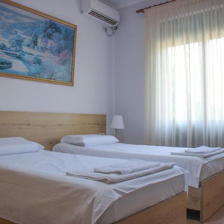 Ballo Apartments Gjirokastër Екстериор снимка