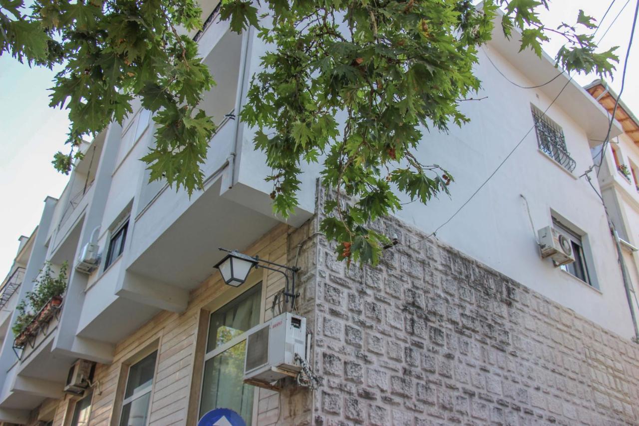 Ballo Apartments Gjirokastër Екстериор снимка