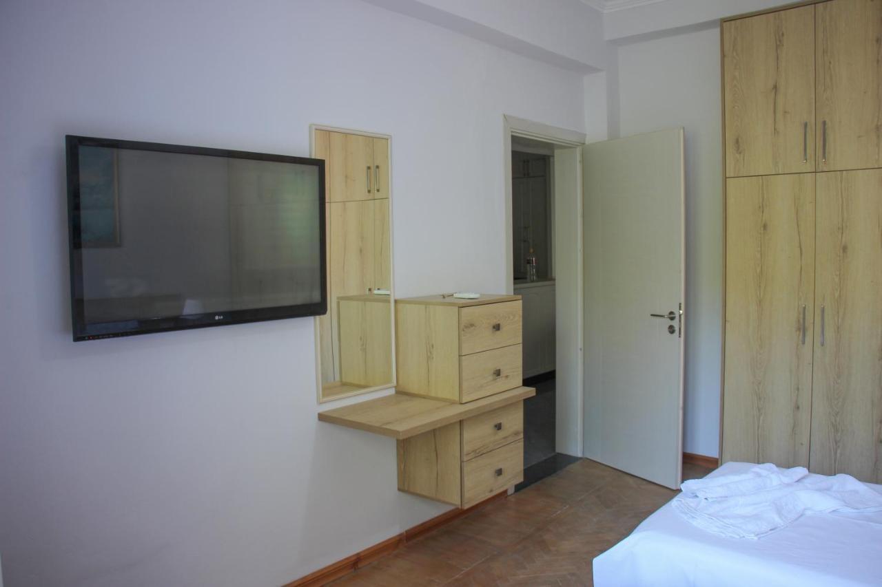 Ballo Apartments Gjirokastër Екстериор снимка